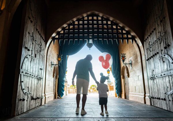 Disney-Magic-Kingdom-Castle-doors-1700px